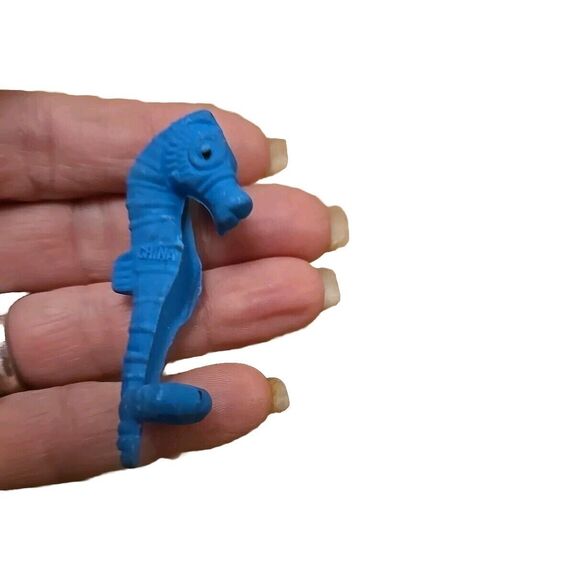 2"x 1/2" Rubber Seahorse Toy Pre-owned Unwrapped Toy Used, Blue Seahorse - Picture 1 of 2
